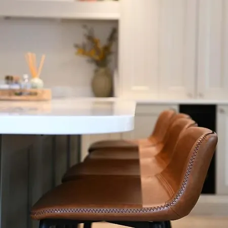 The Stables - Stylish Sleeps 6 And Parking *