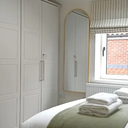 The Stables - Stylish Sleeps 6 And Parking דירה יורק