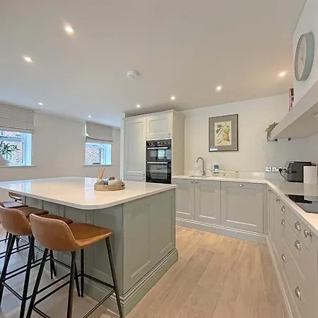 The Stables - Stylish Sleeps 6 And Parking